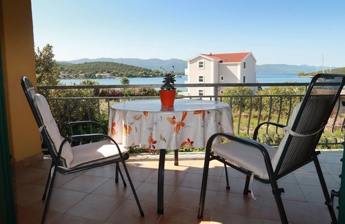 Loviste Apartment | One bedroom apartment with balcony and sea view Lovište, Pelješac (A-10197-d)