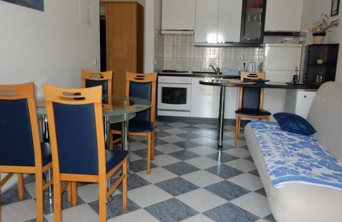 Loviste Apartment | One bedroom apartment with terrace Lovište, Pelješac (A-18656-a)