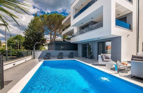 Vantacici Apartment | One bedroom apartment with terrace Vantačići, Krk (A-19303-a)