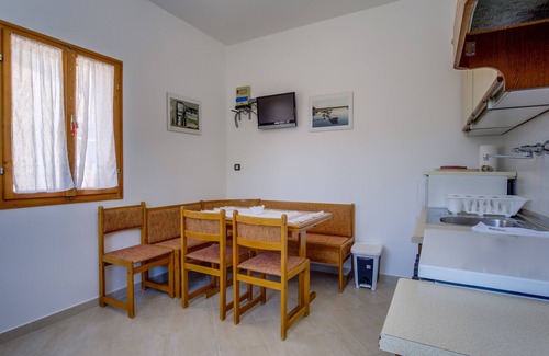 Nerezine Apartment | One bedroom apartment with terrace and sea view Nerezine, Lošinj (A-2519-a)