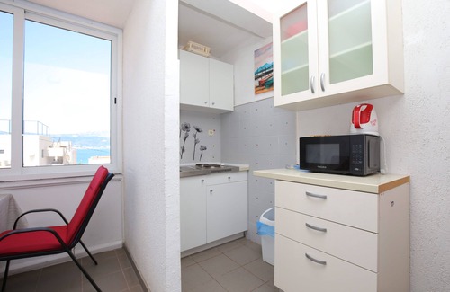 Slatine Apartment | One bedroom apartment with terrace and sea view Slatine, Čiovo (A-16131-e)