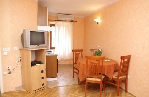 Trstenik Apartment | One bedroom apartment near beach Trstenik, Pelješac (A-4511-a)