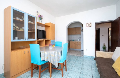 Metajna Apartment | One bedroom apartment near beach Metajna, Pag (A-6395-c)