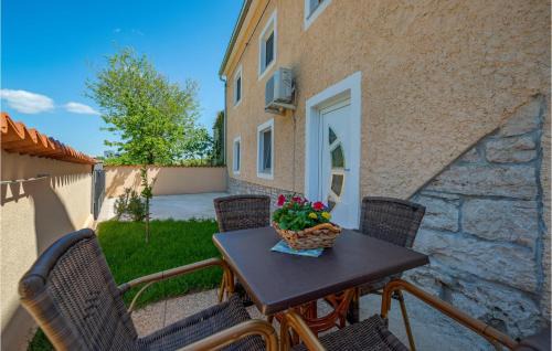 Divsici Apartment | One-Bedroom Apartment In Divsici