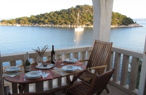 Zaklopatica Apartment | One bedroom apartment near beach Zaklopatica, Lastovo (A-8346-e)