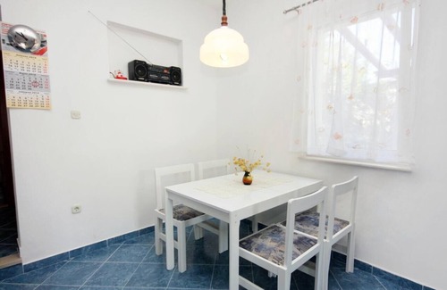 Bobovisca Apartment | One bedroom apartment near beach Bobovišća na Moru, Brač (A-5683-a)