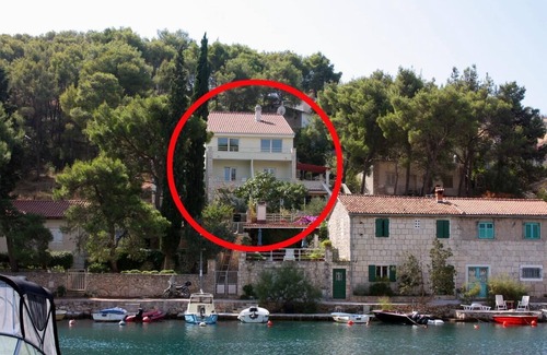 Bobovisca Apartment | One bedroom apartment near beach Bobovišća na Moru, Brač (A-5683-b)