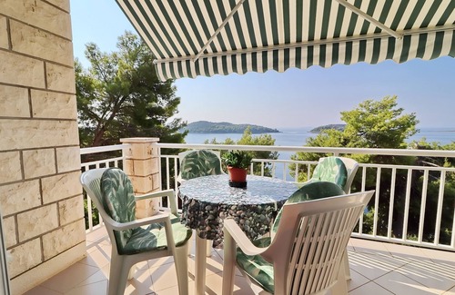 Prizba Apartment | One bedroom apartment near beach Prižba, Korčula (A-20862-b)