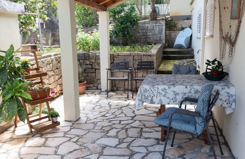 Cove Tri Zala (Zrnovo) Apartment | One bedroom apartment near beach Žrnovska Banja, Korčula (A-5203-a)