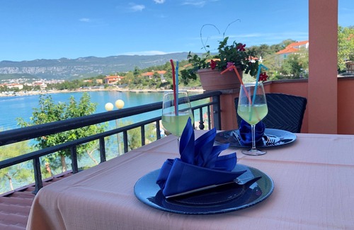 Silo Apartment | One bedroom apartment near beach Šilo, Krk (A-18680-c)