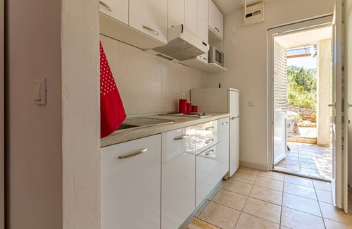 Pokrivenik Apartment | One bedroom apartment near beach Cove Pokrivenik, Hvar (A-4604-c)