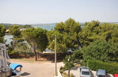 Kraj Apartment | One bedroom apartment near beach Kraj, Pašman (A-334-e)