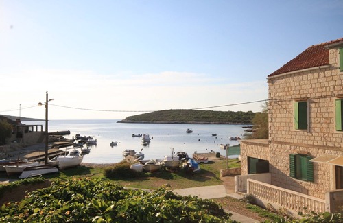 Rukavac Apartment | One bedroom apartment near beach Rukavac, Vis (A-1154-b)