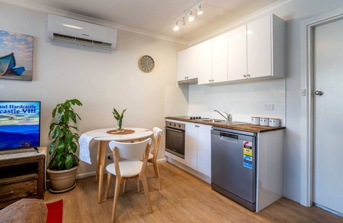 Orange Apartment | One-Bedroom Apartment on Summer | Neat, Near CBD