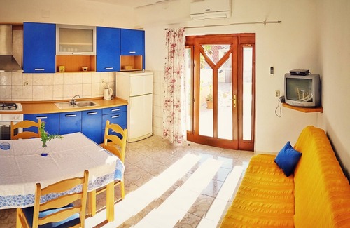 Povlja Apartment | One bedroom apartment with terrace and sea view Povlja, Brač (A-14399-b)