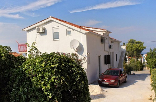 Sutivan Apartment | One bedroom apartment with balcony and sea view Sutivan, Brač (A-5629-b)