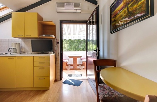 Artatore Apartment | One bedroom apartment with terrace Artatore, Lošinj (A-8087-b)