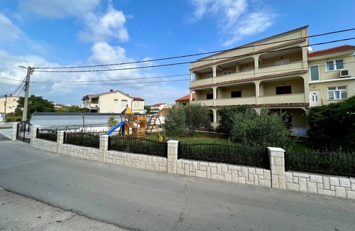 Lopar Apartment | One bedroom apartment with terrace Lopar, Rab (A-20644-b)