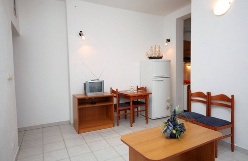 Marusici Apartment | One bedroom apartment with terrace and sea view Marušići, Omiš (A-962-d)