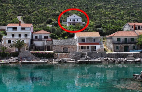 Pokrivenik Apartment | One bedroom apartment with terrace and sea view Cove Zarace (Gdinj), Hvar (A-4597-e)