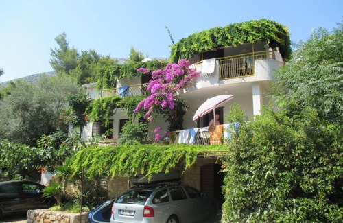 Ivan Dolac Apartment | One bedroom apartment with terrace Ivan Dolac, Hvar (A-4584-b)