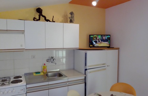 Ivan Dolac Apartment | One bedroom apartment with balcony and sea view Ivan Dolac, Hvar (A-4584-c)