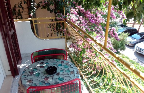 Ivan Dolac Apartment | One bedroom apartment with balcony and sea view Ivan Dolac, Hvar (A-4584-c)
