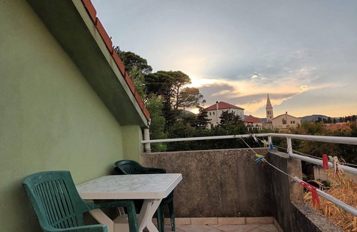 Island Hvar Apartment | One bedroom apartment with balcony Jelsa, Hvar (A-4602-b)