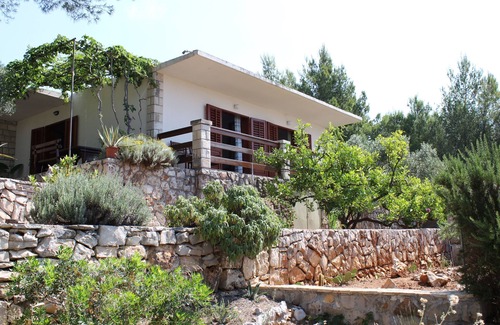 Zavala Apartment | One bedroom apartment with terrace and sea view Zavala, Hvar (A-15357-b)