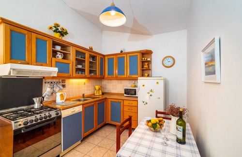 Mandre Apartment | One bedroom apartment with terrace Mandre, Pag (A-13015-c)