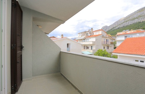 Tice Apartment | One bedroom apartment with terrace and sea view Nemira, Omiš (A-17039-b)