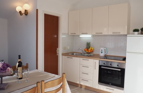 Sevid Apartment | One bedroom apartment with terrace and sea view Sevid, Trogir (A-11505-b)