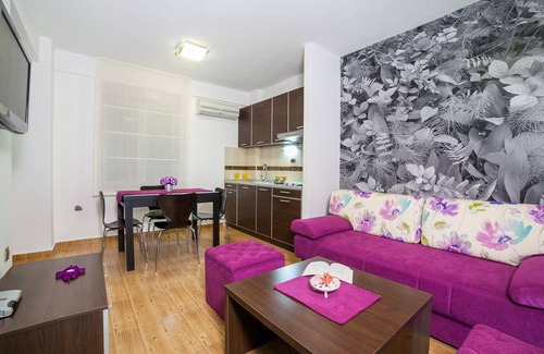 Przno Apartment | One Bedroom Apartment with shared balcony