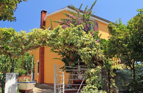 Island Dugi Otok Apartment | One bedroom apartment with air-conditioning Sali, Dugi otok (A-8110-b)
