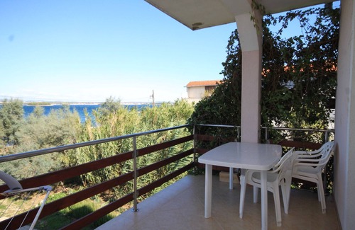 Kraj Apartment | One bedroom apartment with terrace and sea view Kraj, Pašman (A-8247-e)