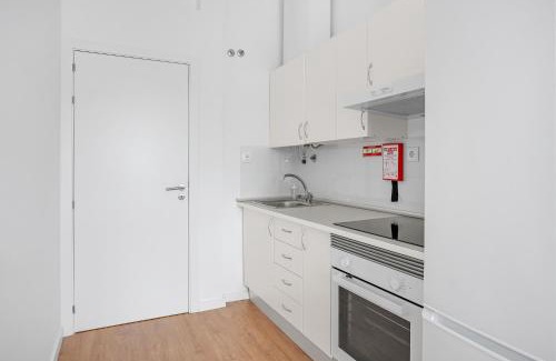 Cacilhas Apartment | One bedroom Apt in Almada with River view!