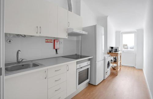 Cacilhas Apartment | One bedroom Apt in Almada with River view!