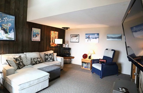 Campton Condo | One Bedroom Loft Priced Right! White Mountain Views in Waterville Estates