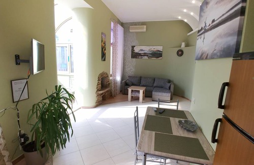 Besarabka Apartment | One bedroom. Luxe. 5b Baseina str. Near Arena City