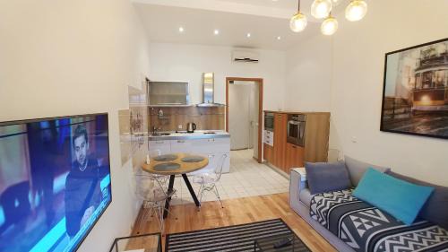 Lypky Apartment | One bedroom Luxe with a terrace