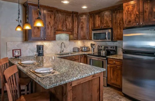 Breckenridge Resort | One Bedroom Master ski in-out @ Grand Lodge on Peak7