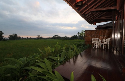 Kenderan Villa | One Bedroom Villa overlooking to Rice Field