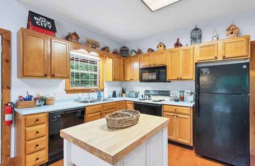 Townsend Cabin | One Bedroom with Loft! Two Bath Cabin Retreat with Fire Ring WiFi, & Pool Access