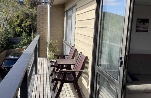 Lorne Apartment | One block from the surf beach, ocean views