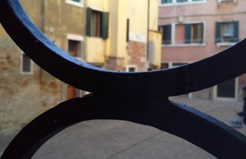 Cannaregio Apartment | one door apartment in the heart of Venice Ca 'd'Oro overlooking the field