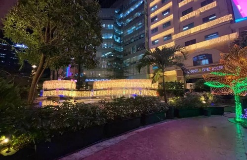 Bagumbayan Condo | One Eastwood Ave Suite with Spectacular View