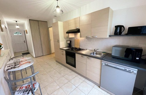 Courcelles-de-Touraine Cottage | One-level cottage in Touraine with large garden and parking