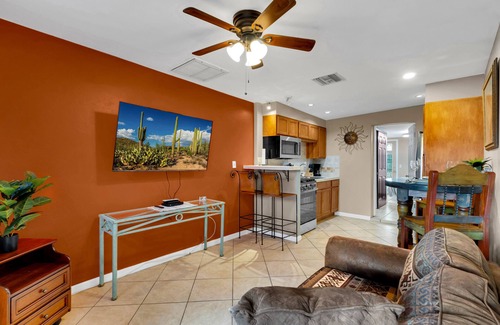 Peter Howell House | One Little Casita on 1st Street with Private Backyard - 3 miles to U of A