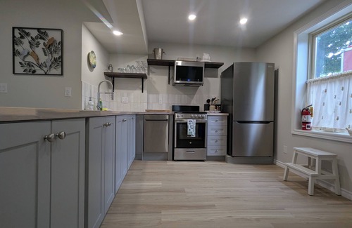 Prince Edward House | One Main Guesthouse - Entire Home - 2 King Suites Across Two Floors -EV Charging