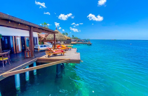 Savaneta House | One-of-a-kind 4 br 8-10 overwater home!